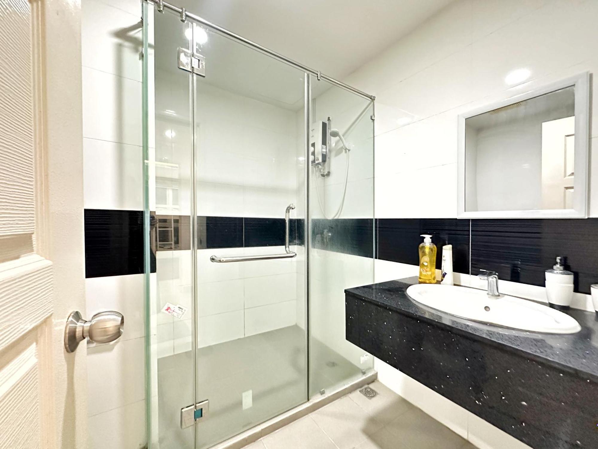 Mansion One By Gleneagles Hospital George Town